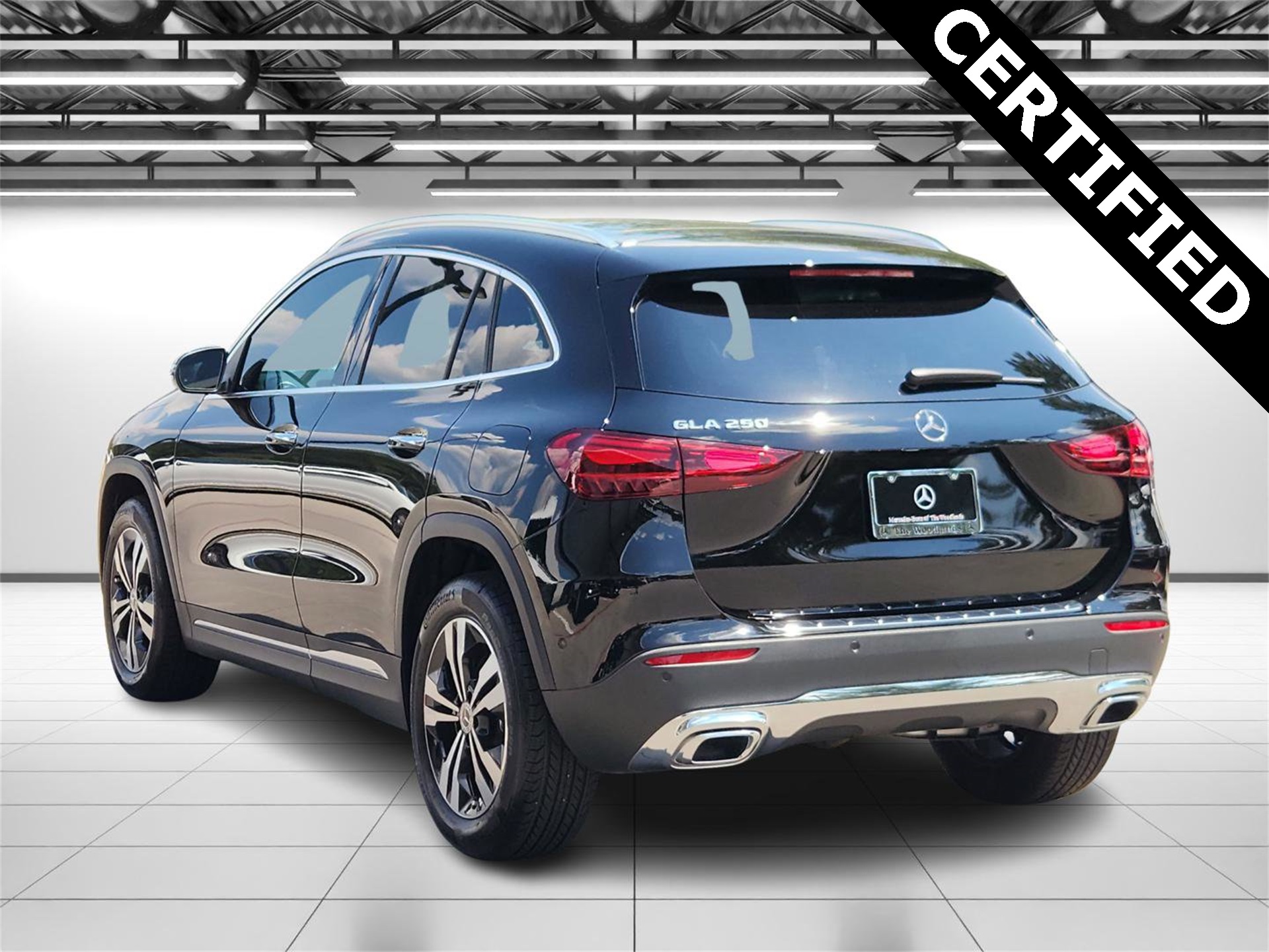 2025 Mercedes Benz GLA 250 photo 2