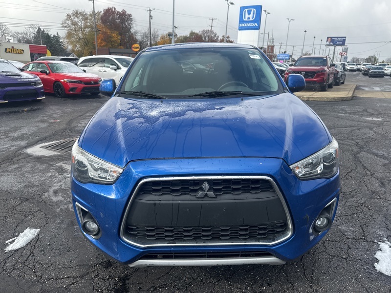 2015 Mitsubishi Outlander Sport ES photo 2