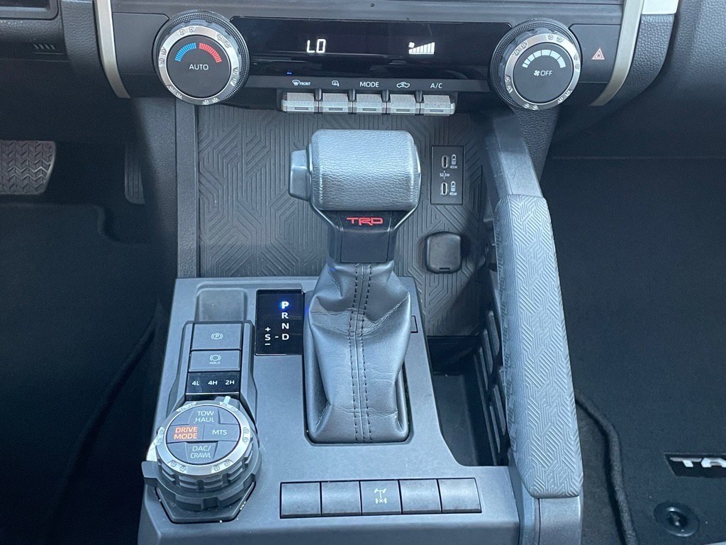 2024 Toyota Tacoma TRD Off-Road photo 21