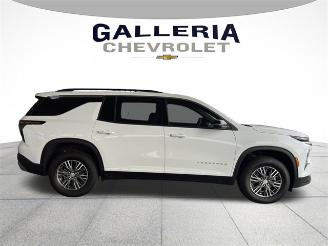 2025 Chevrolet Traverse photo 3
