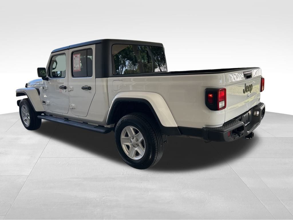 2023 Jeep Gladiator Sport S photo 3