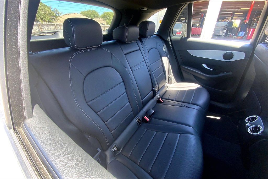 2022 Mercedes Benz GLC 300 photo 20