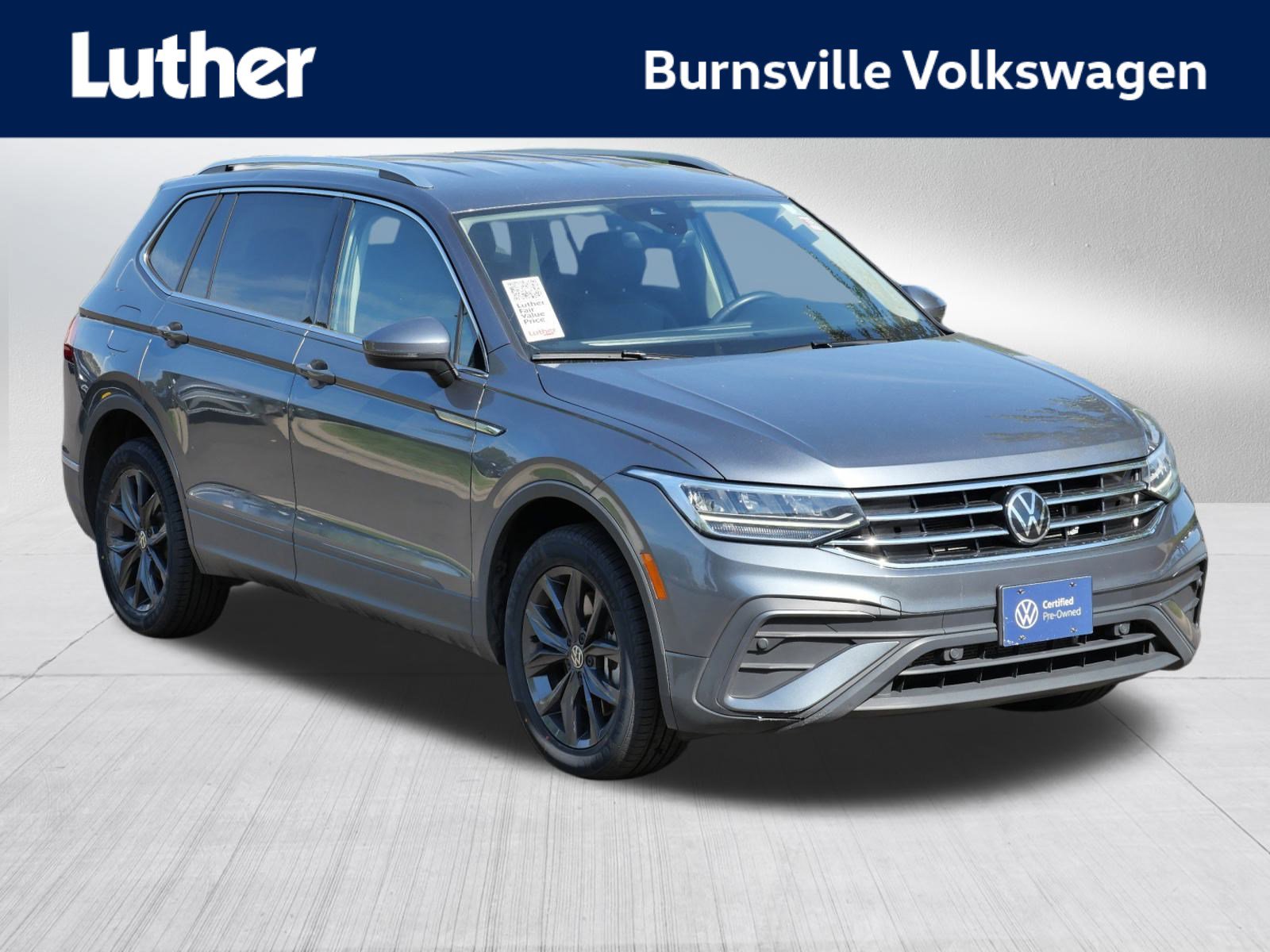 2024 Volkswagen Tiguan SE's photo