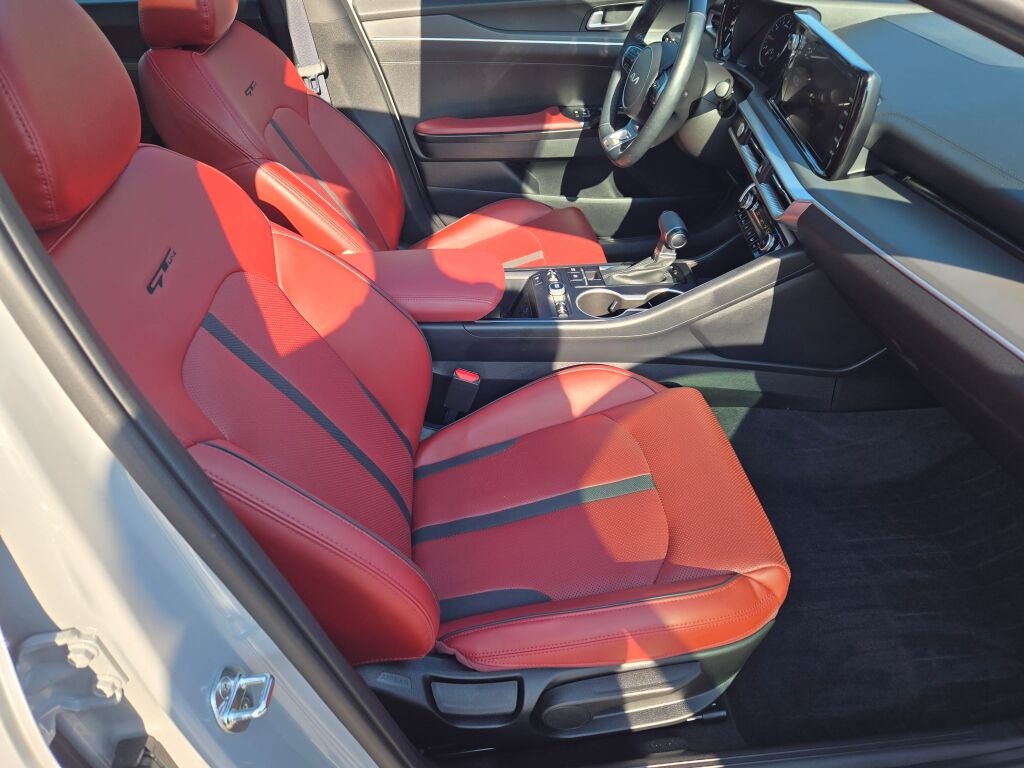 2022 Kia K5 GT-Line photo 3