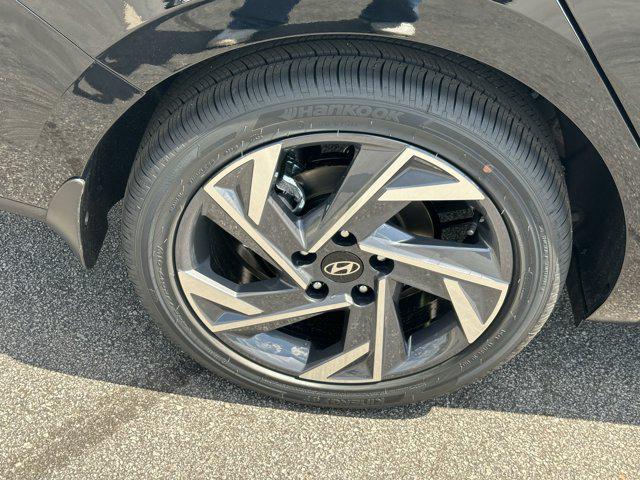 2025 Hyundai Elantra SEL Sport photo 16