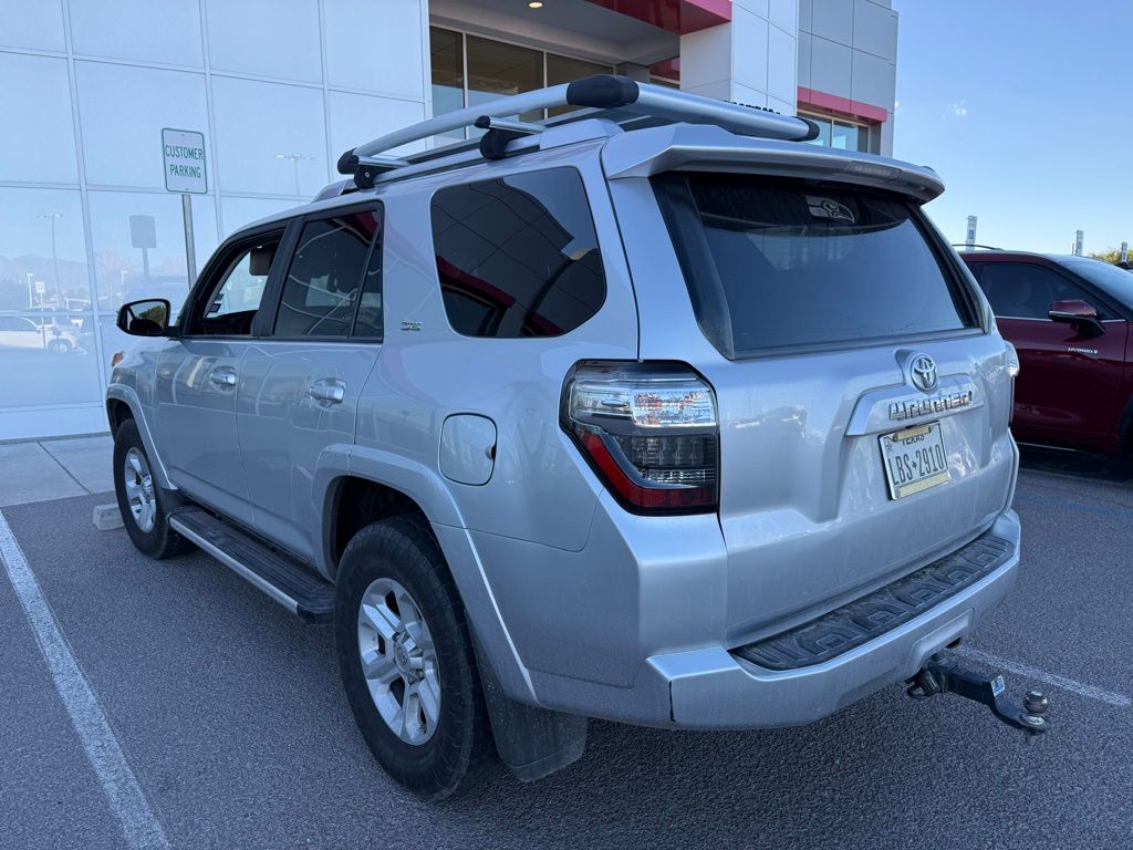 2018 Toyota 4Runner SR5 photo 3