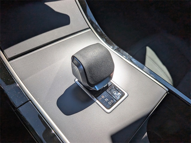 2026 Land Rover Range Rover Evoque S photo 12