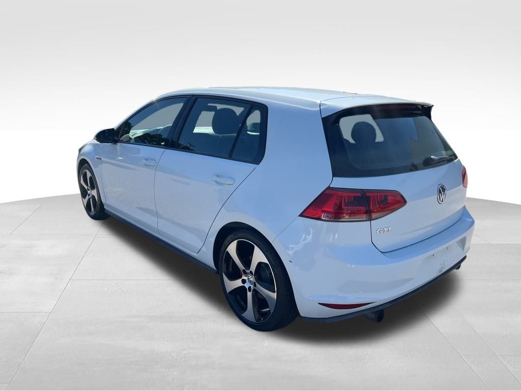 2016 Volkswagen Golf GTI S photo 2