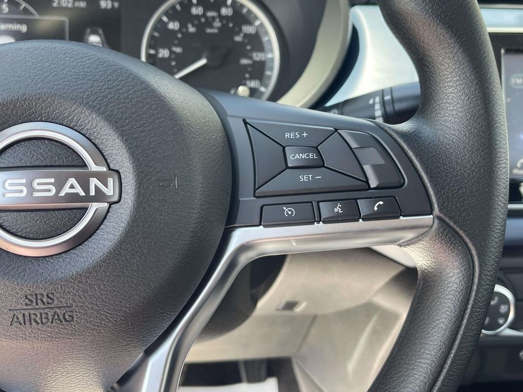 2025 Nissan Versa SV photo 21