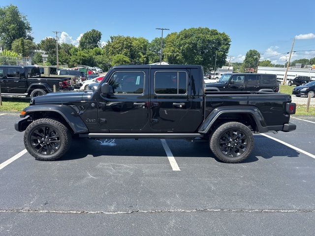 2025 Jeep Gladiator photo 4