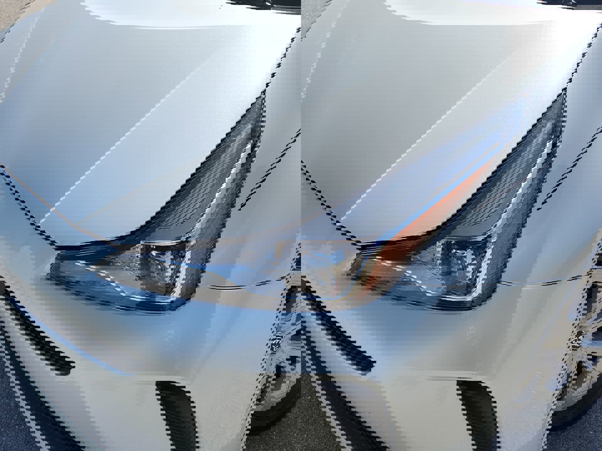 2022 Toyota Prius L photo 12