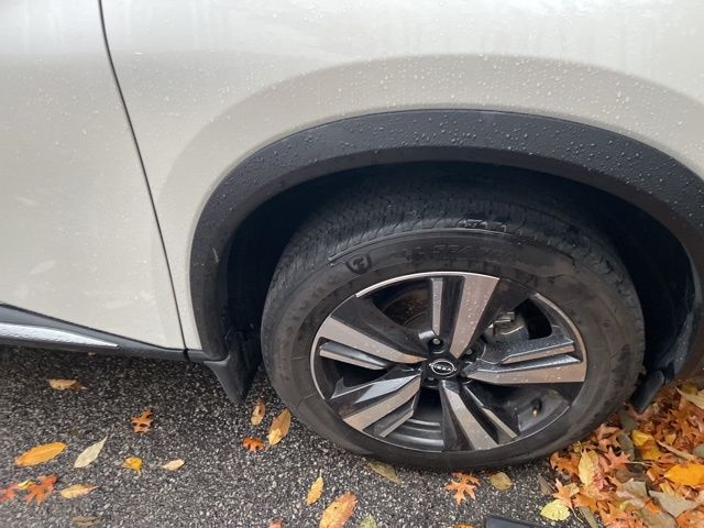 2023 Nissan Rogue SL photo 2