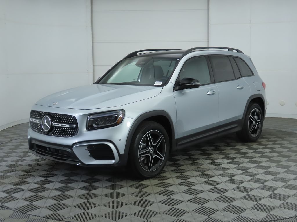 2026 Mercedes-Benz GLB GLB 250's photo