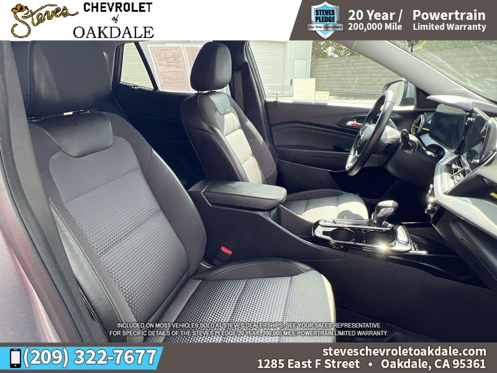 2024 Chevrolet Trax LT photo 25