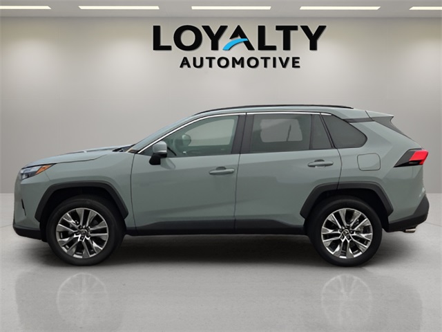 2023 Toyota RAV4 XLE Premium photo 2