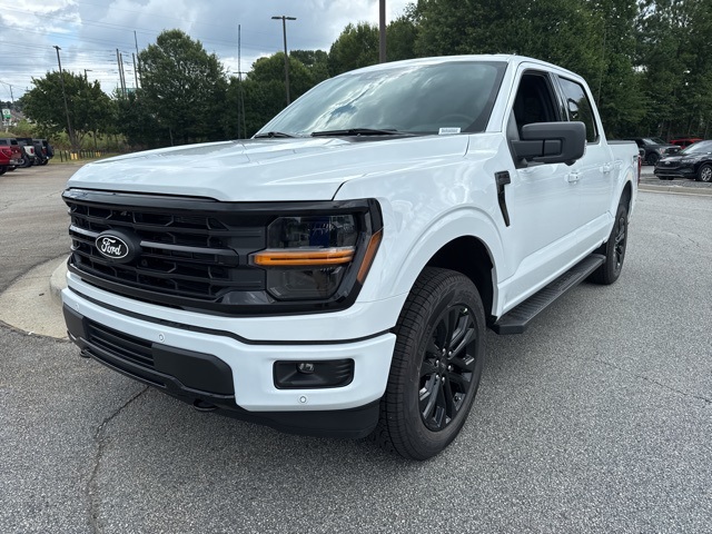 2025 Ford F-150 XLT photo 5