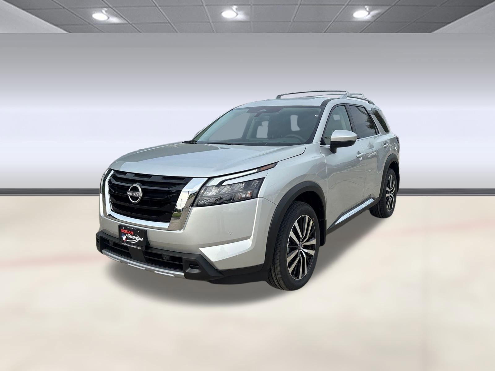 2025 Nissan Pathfinder Platinum's photo