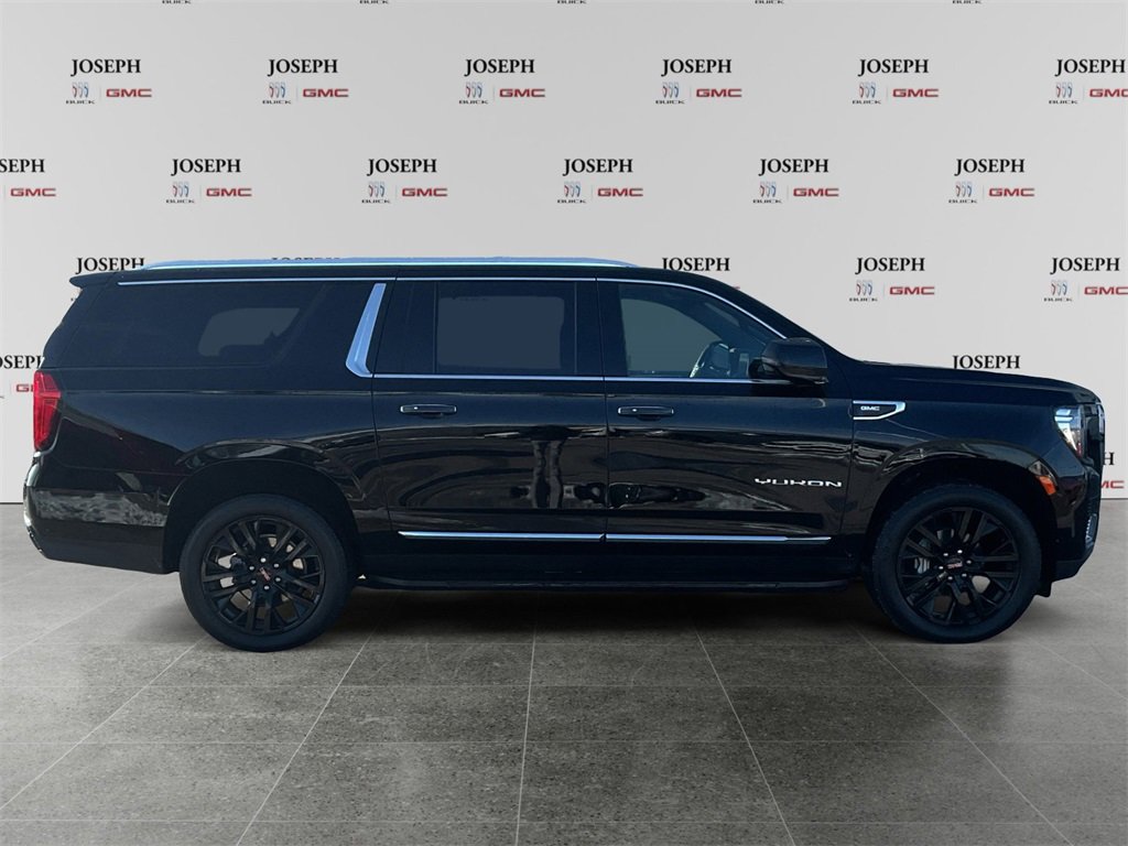2023 GMC Yukon XL SLT's photo