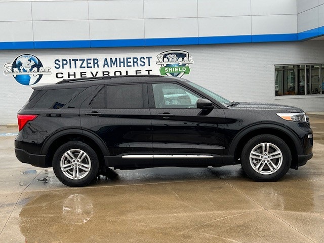 2023 Ford Explorer XLT photo 2