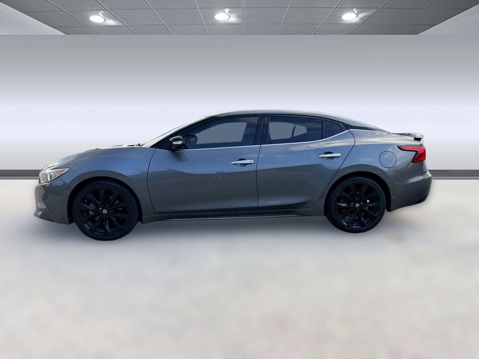 2018 Nissan Maxima SR photo 2