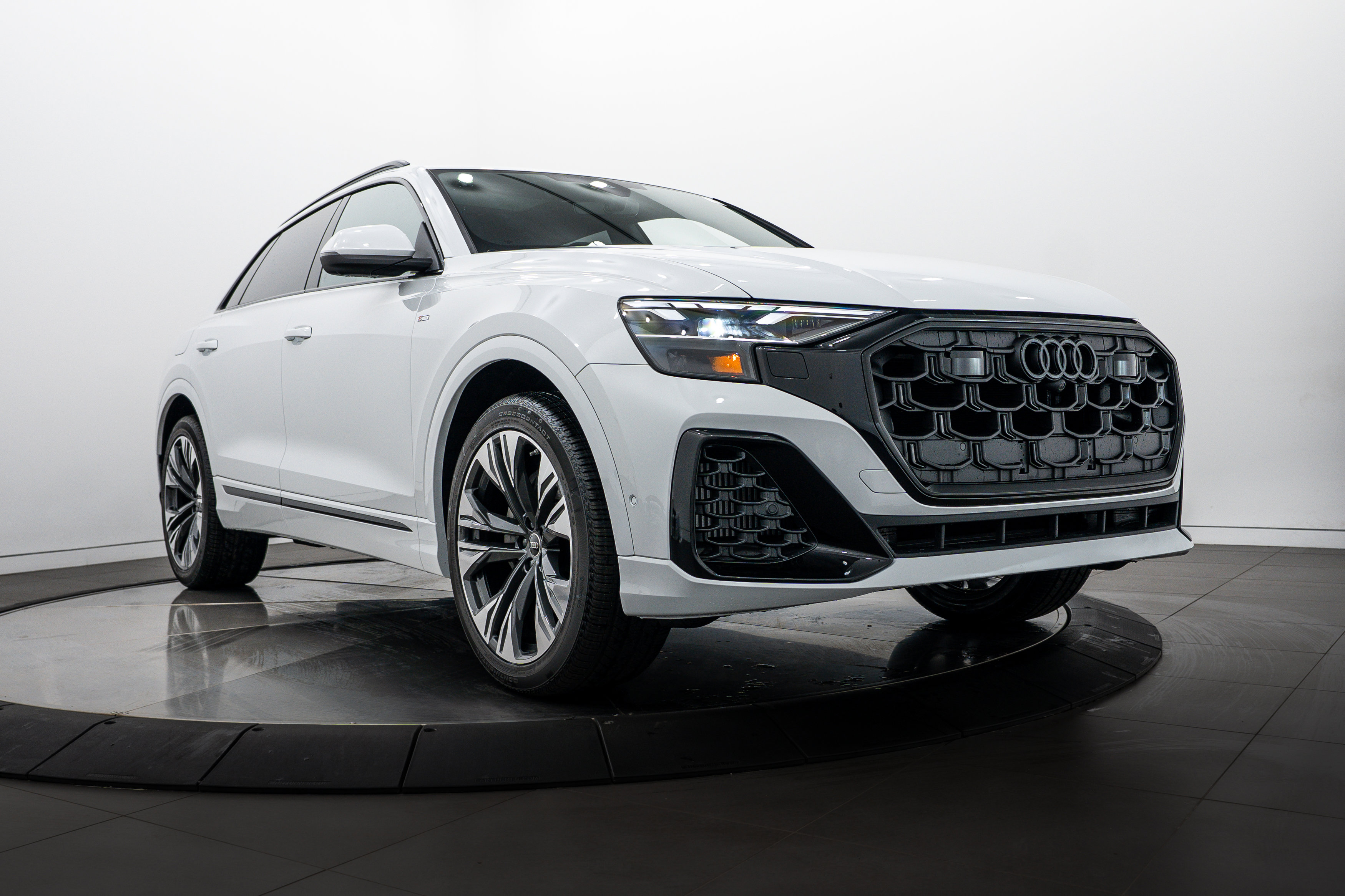 2026 Audi Q8 Premium Plus's photo