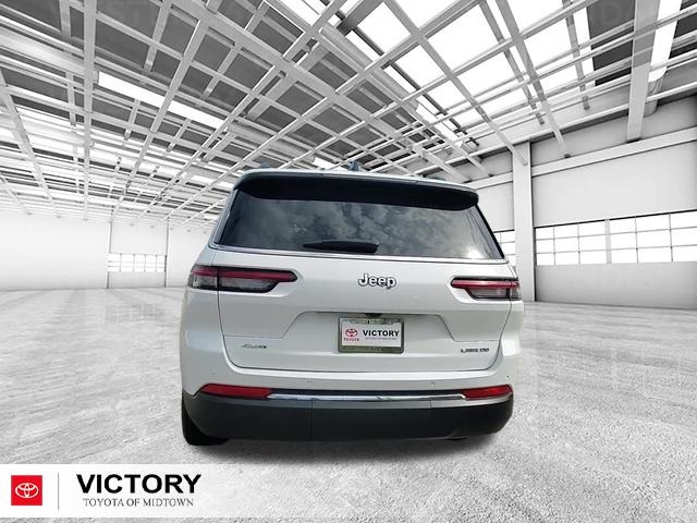 2023 Jeep Grand Cherokee Laredo photo 4