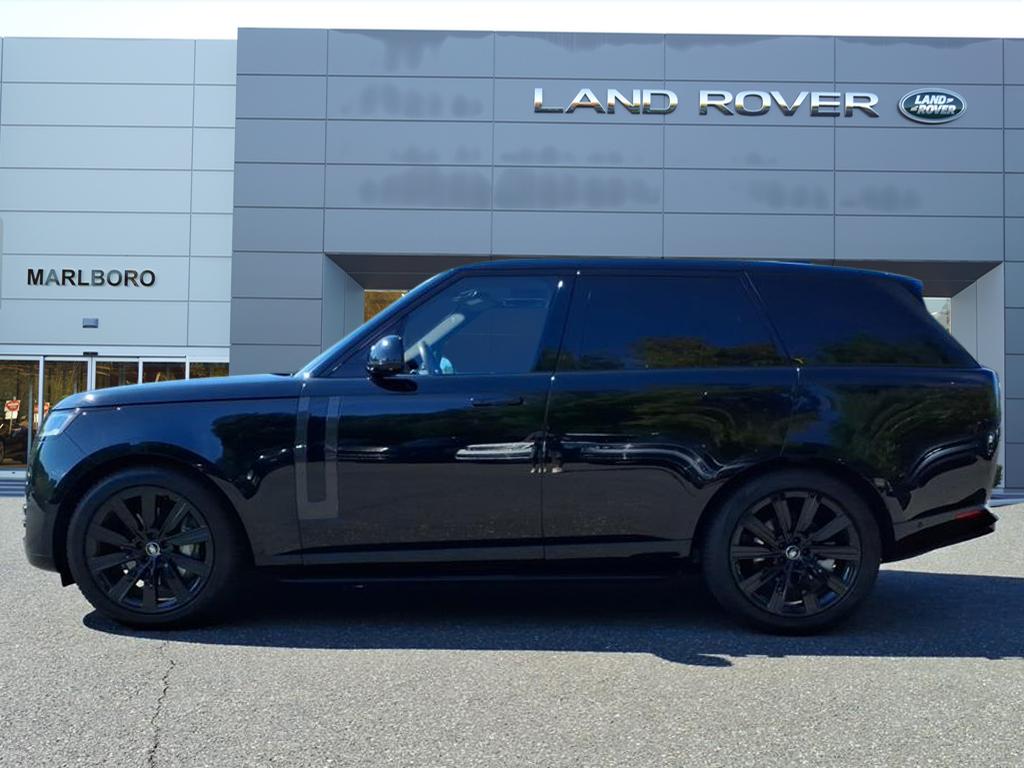 2023 Land Rover Range Rover SE photo 5