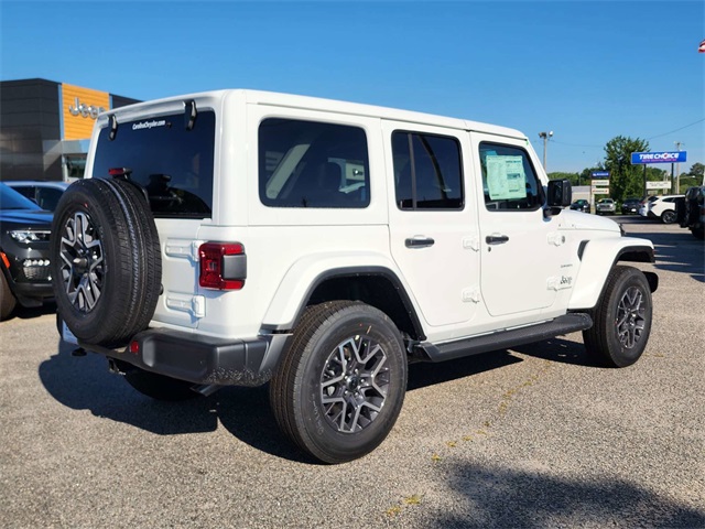 2024 Jeep Wrangler Sahara photo 2