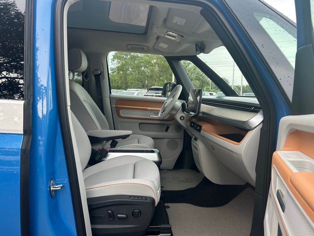 2025 Volkswagen ID. Buzz photo 25