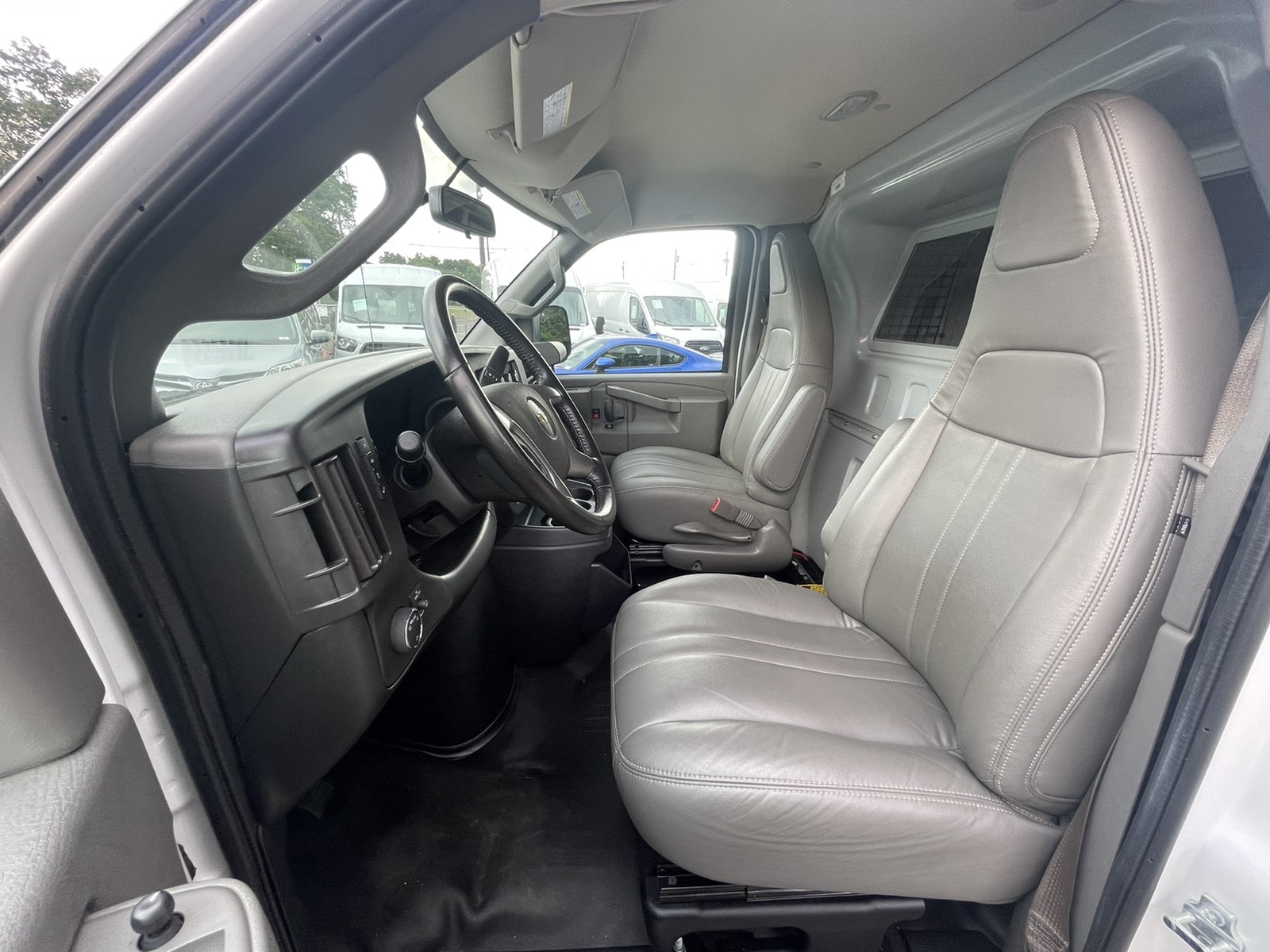 2019 Chevrolet Express Cargo Van photo 15