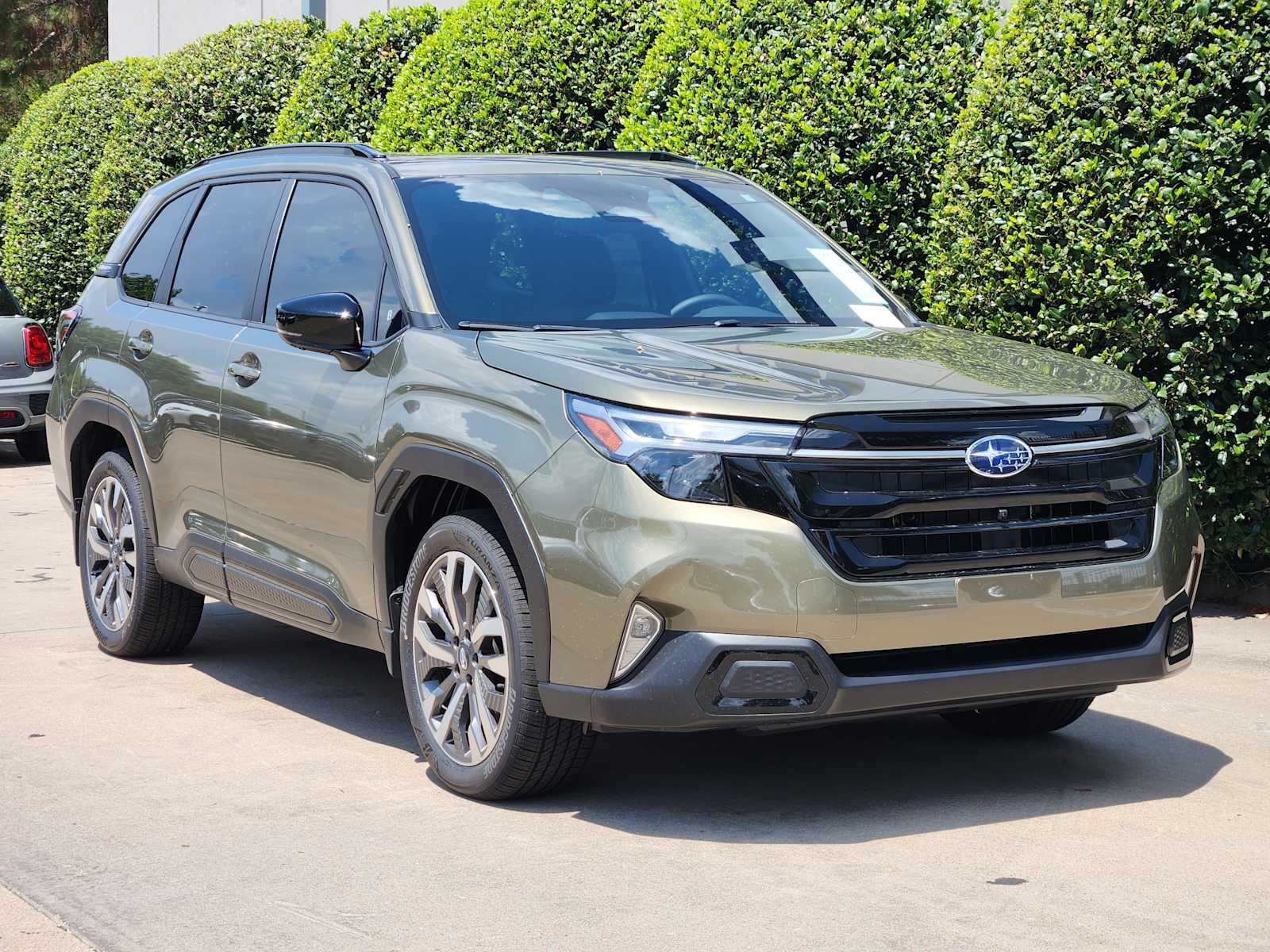 2025 Subaru Forester Touring photo 2