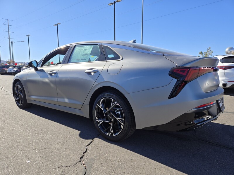 2025 Kia K5 GT-Line photo 4