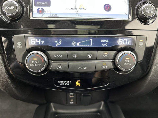 2016 Nissan Rogue SL photo 10