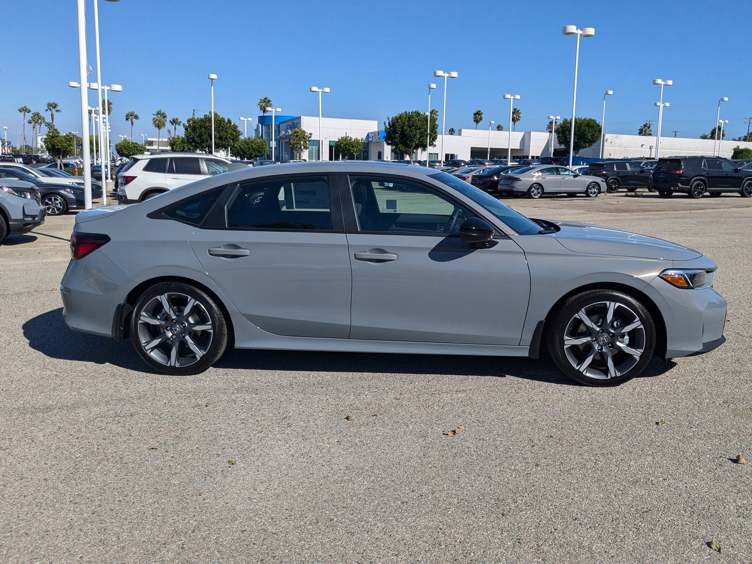 2025 Honda Civic Hybrid Sport Touring photo 2