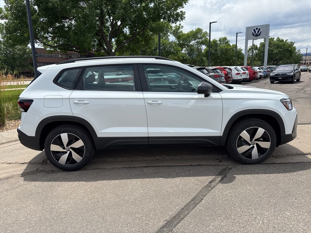 2025 Volkswagen Taos S photo 5
