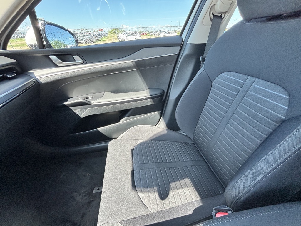 2026 Kia K5 LXS photo 15