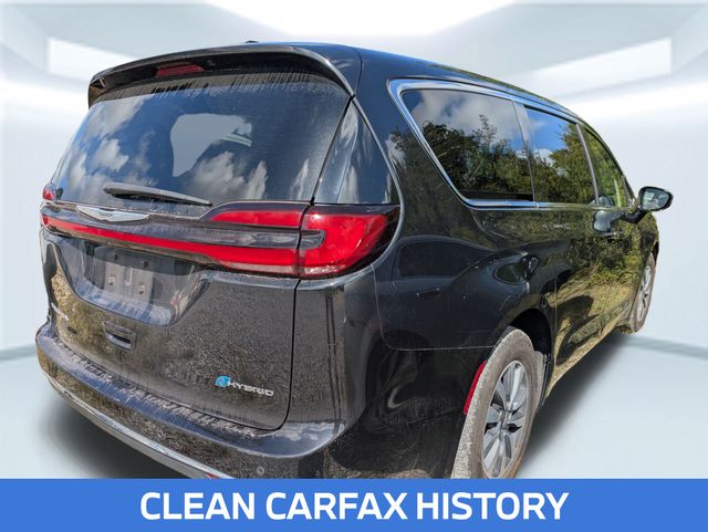 2022 Chrysler Pacifica Hybrid Touring L photo 4