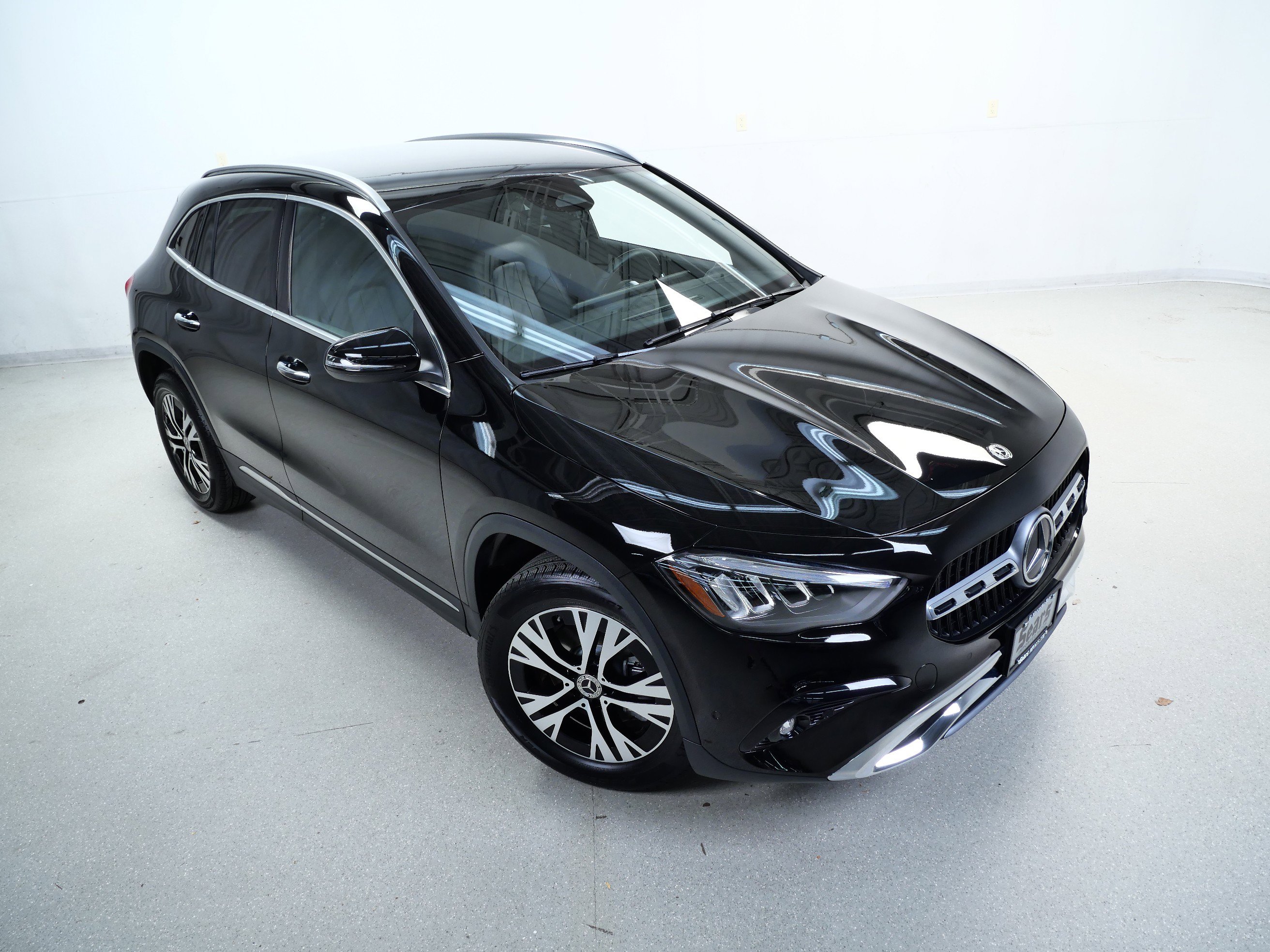 2025 Mercedes Benz GLA 250 4MATIC photo 3