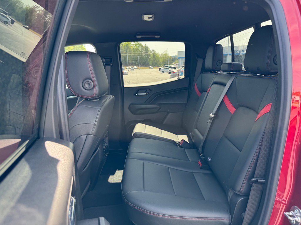 2025 Chevrolet Colorado Z71 photo 8