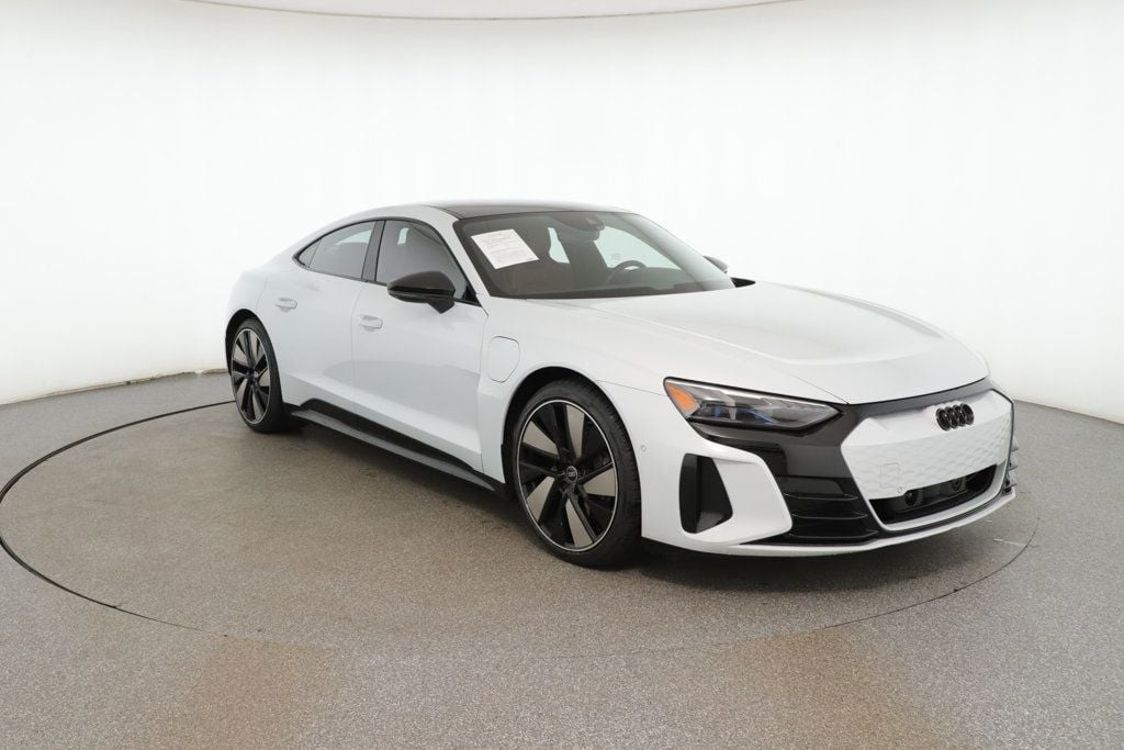 2024 Audi e-tron GT Prestige photo 3