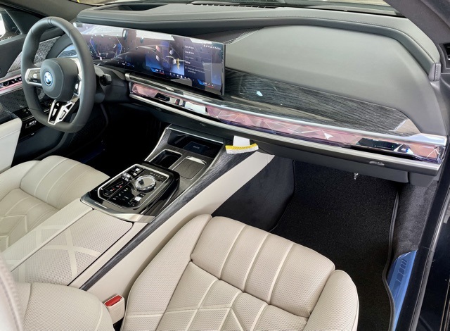 2025 Bmw 750e 750e xDrive photo 16