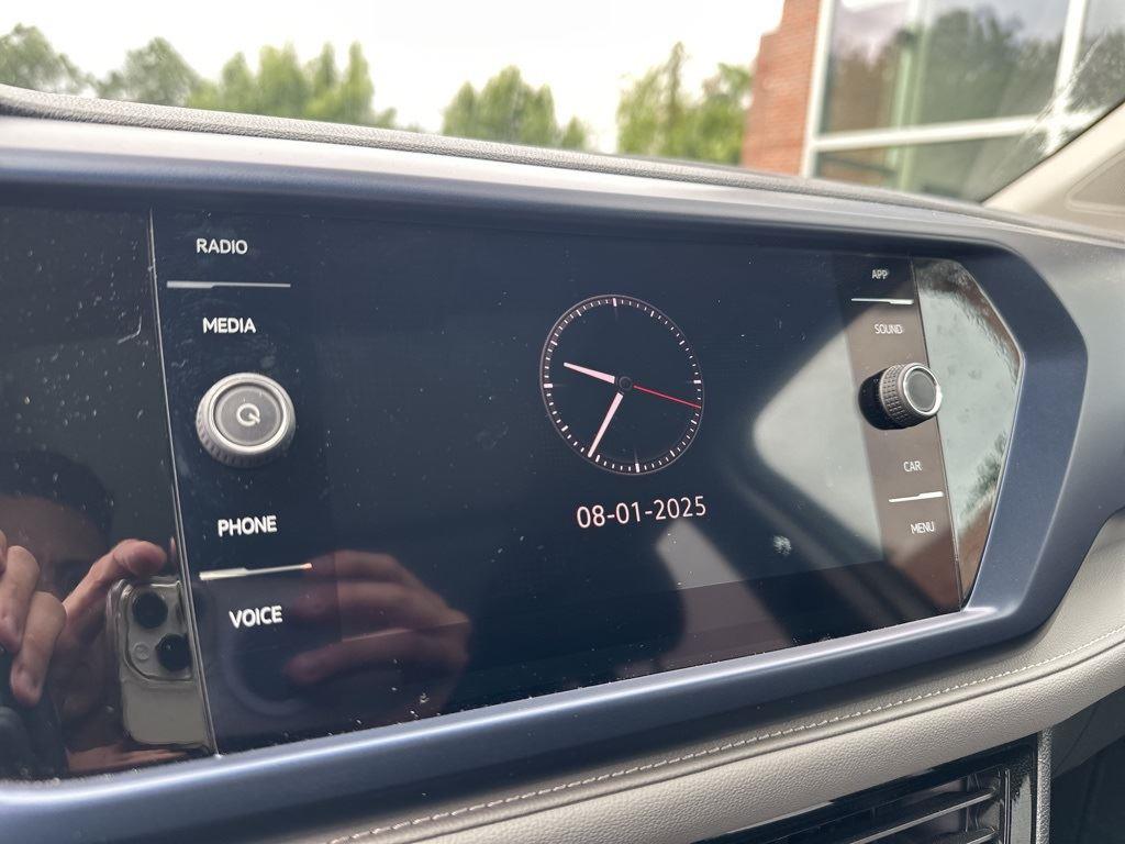 2024 Volkswagen Taos SE photo 11