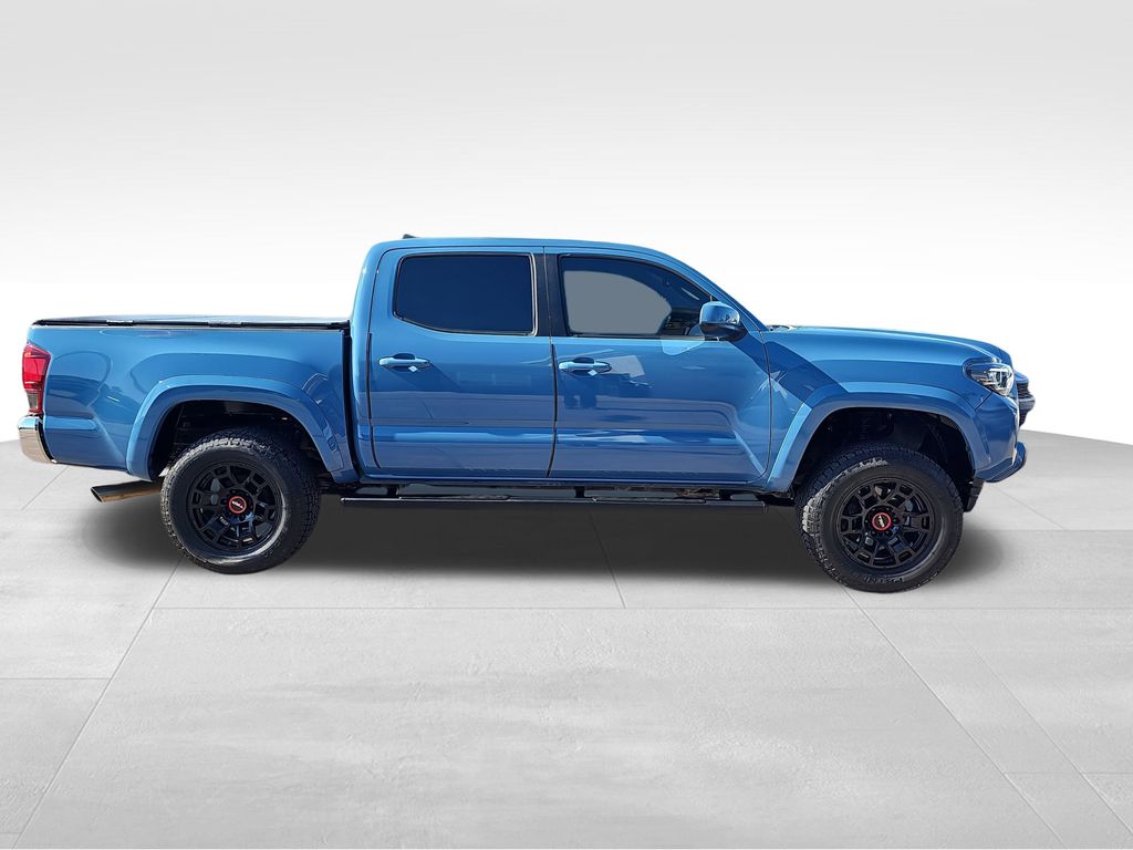 2019 Toyota Tacoma SR5 photo 2