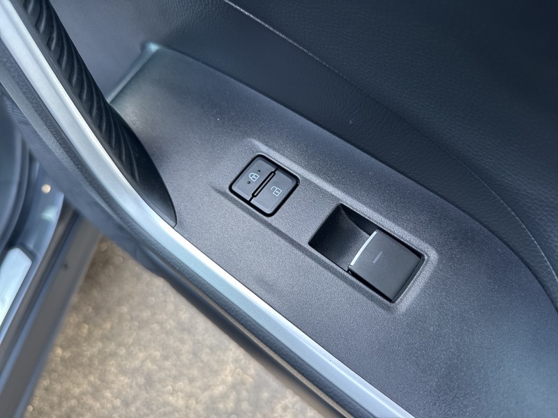 2023 Toyota RAV4 Hybrid XSE photo 46