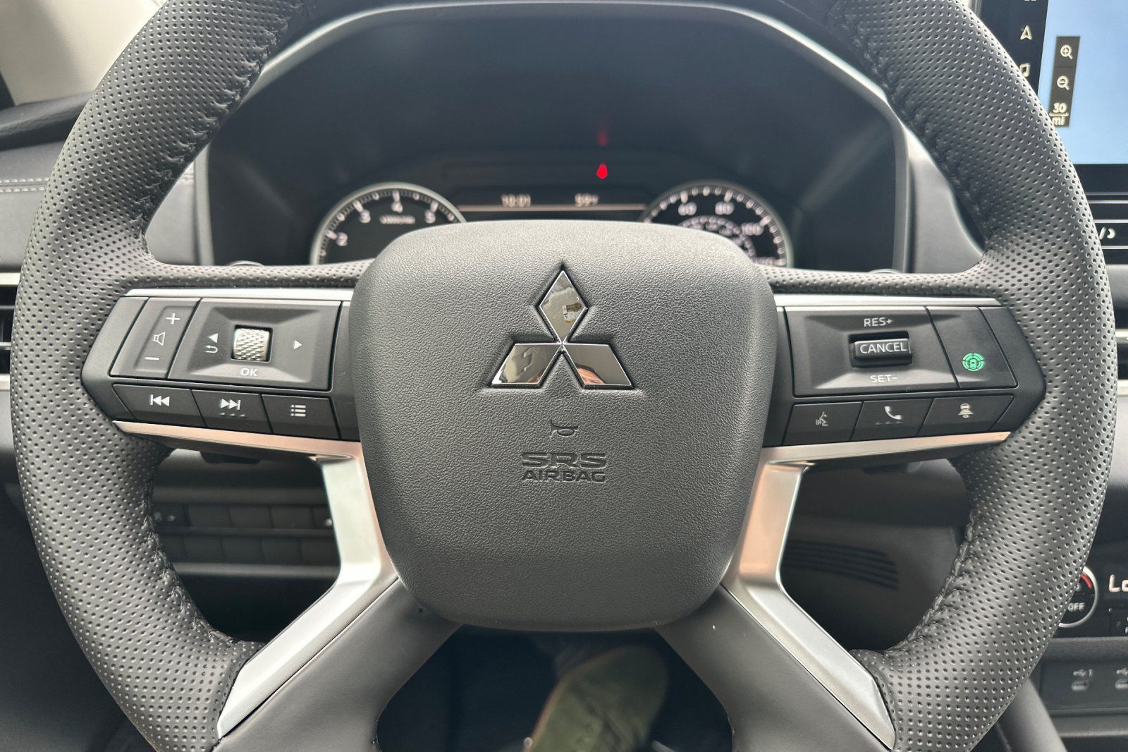 2025 Mitsubishi Outlander SE photo 24