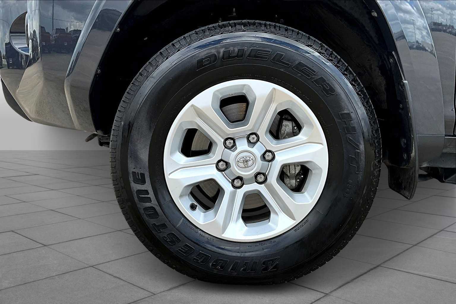 2024 Toyota 4Runner SR5 photo 10
