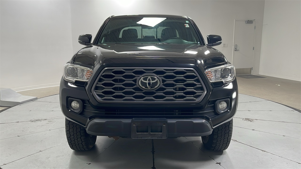 2022 Toyota Tacoma TRD Off-Road photo 2