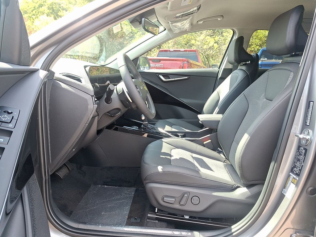 2025 Kia Niro EX photo 10