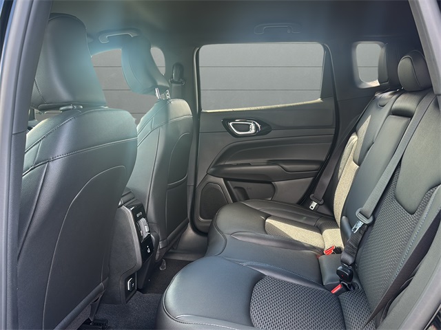 2025 Jeep Compass Latitude photo 9