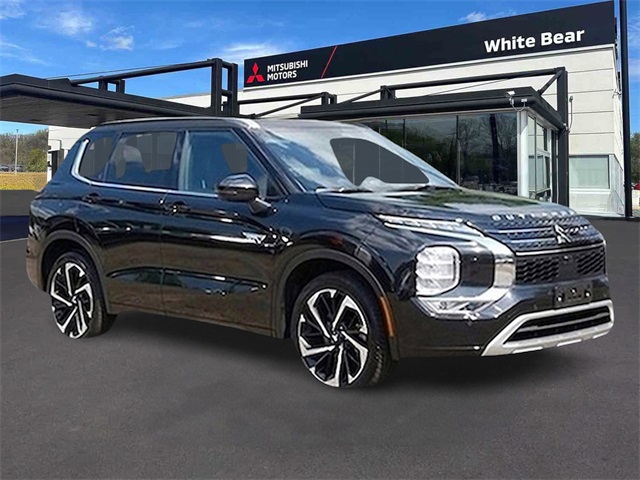 2023 Mitsubishi Outlander Plug-In Hybrid 40th Anniversary's photo